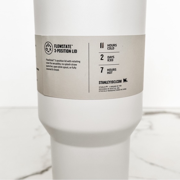 NWT Stanley Limited Edition 40oz Flowstate Quencher in Brilliant White - Target - Picture 3 of 5